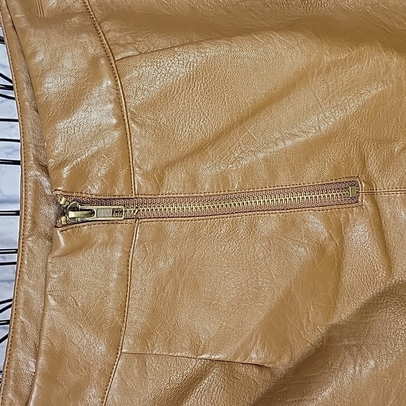 *V ERY J Faux Leather Camel Brown Mini Skirt Small - Picture 5 of 8